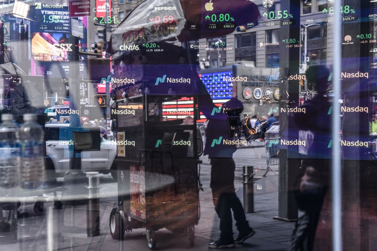 Goldman Says Souring US Growth Views May Create Stocks Bargains