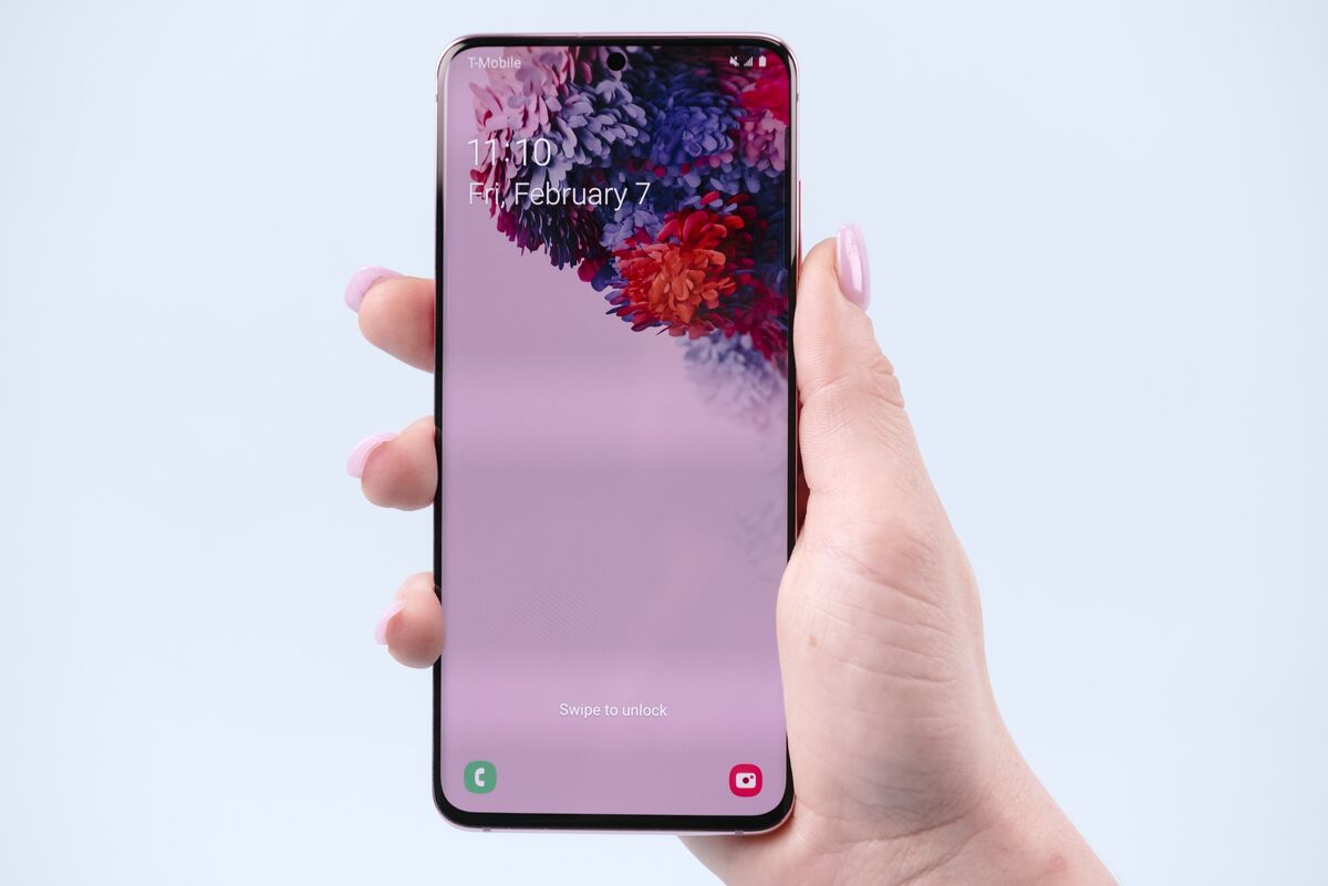 Samsung S Galaxy S Goes All In On Big Camera Upgrades And 5g Bloomberg