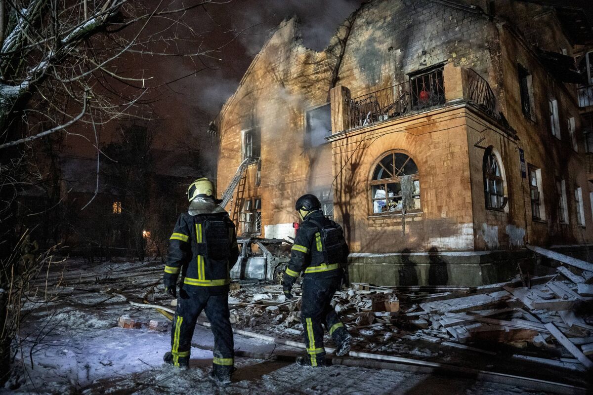 Russland greift Westukraine mit nuklearfähiger Oreschnik-Mittelstreckenrakete an