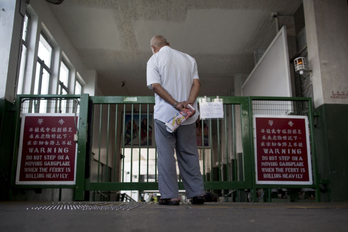 Hong Kong Asks Pensions to Form Plans In Case of US Rating Tweak