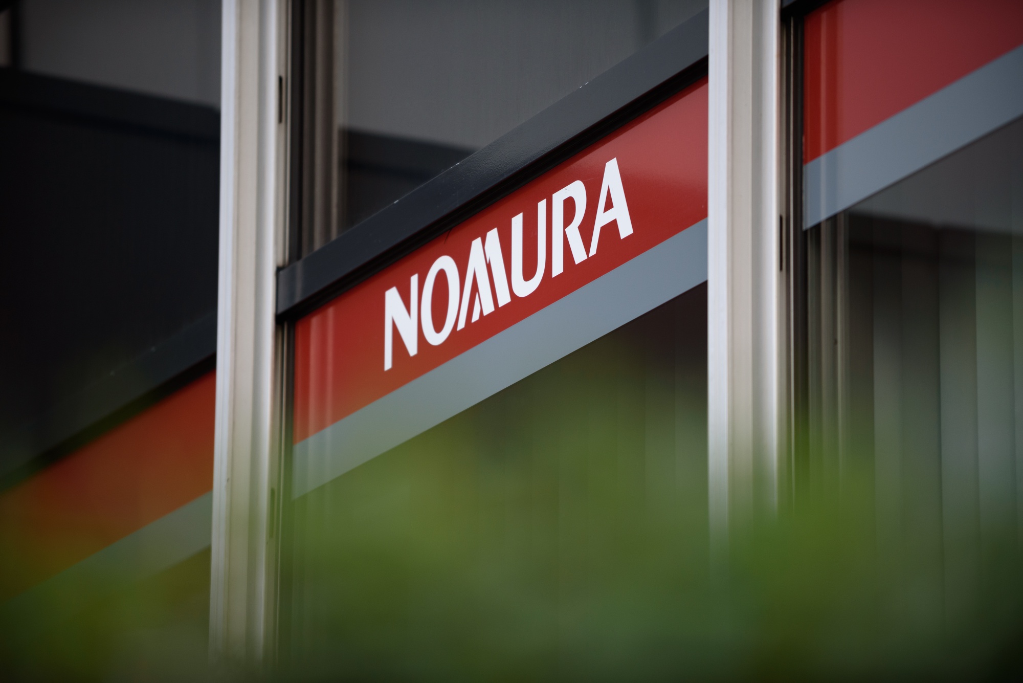 Nomura Cuts Equity Jobs Overseas Ahead of Revamp Announcement - Bloomberg