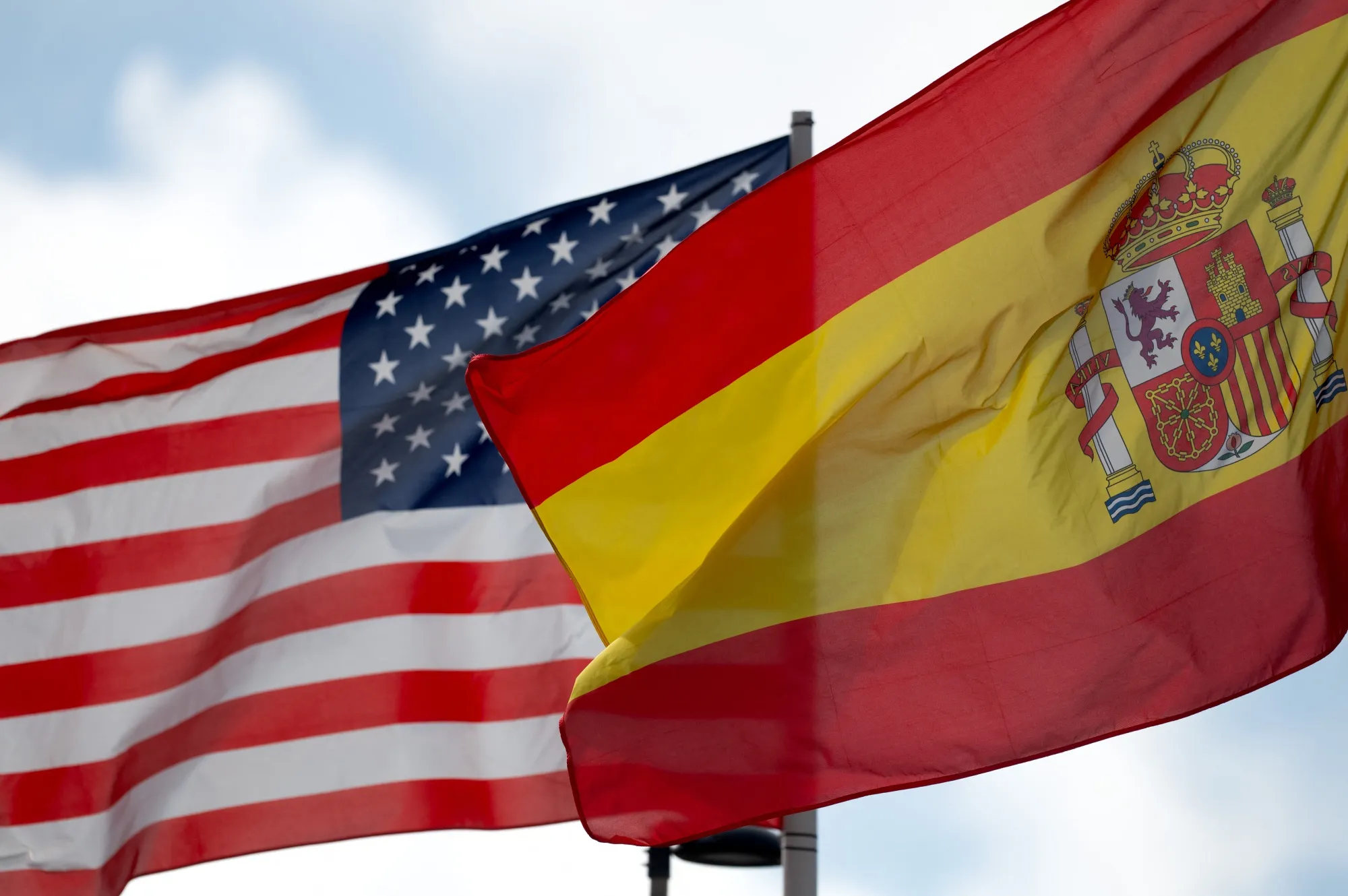 SPAIN-US-DIPLOMACY-FLAG