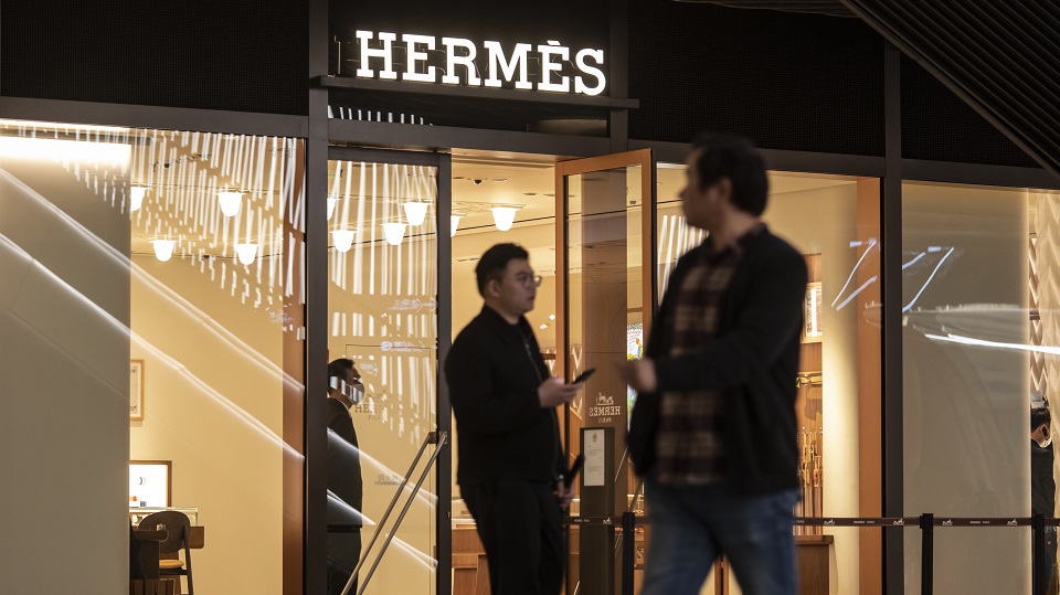 Hermes Defies Luxury Slowdown With Sales Jump in Asia