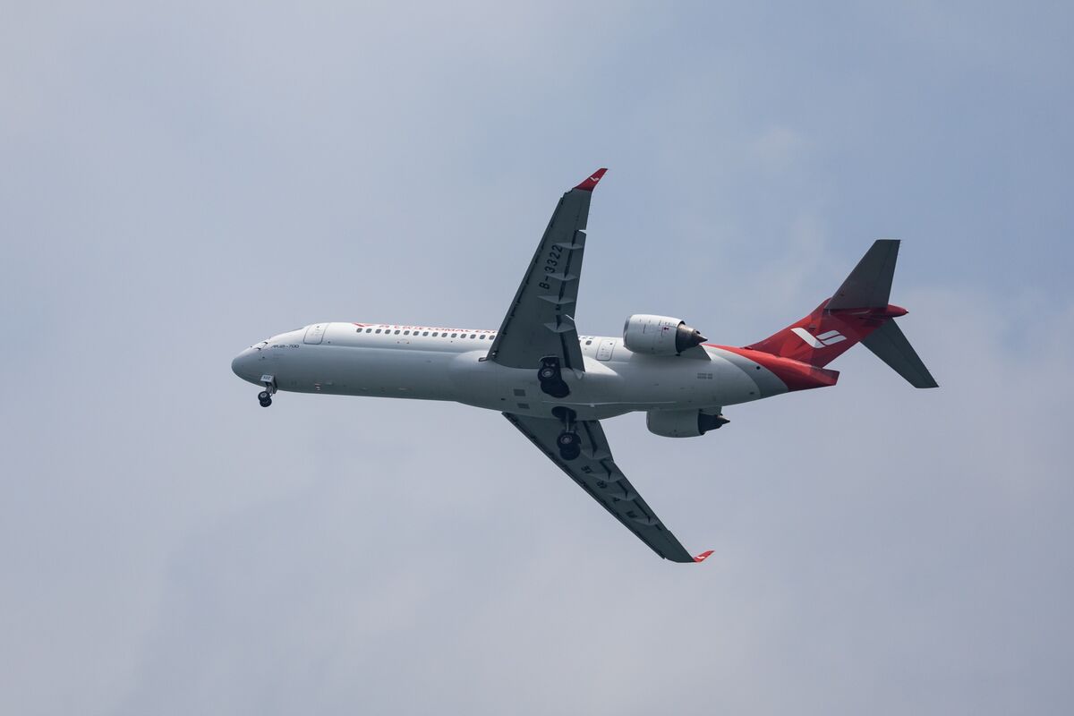 Hainan Airlines to Buy 40 China Comac Jets at Up to $1.5 Billion