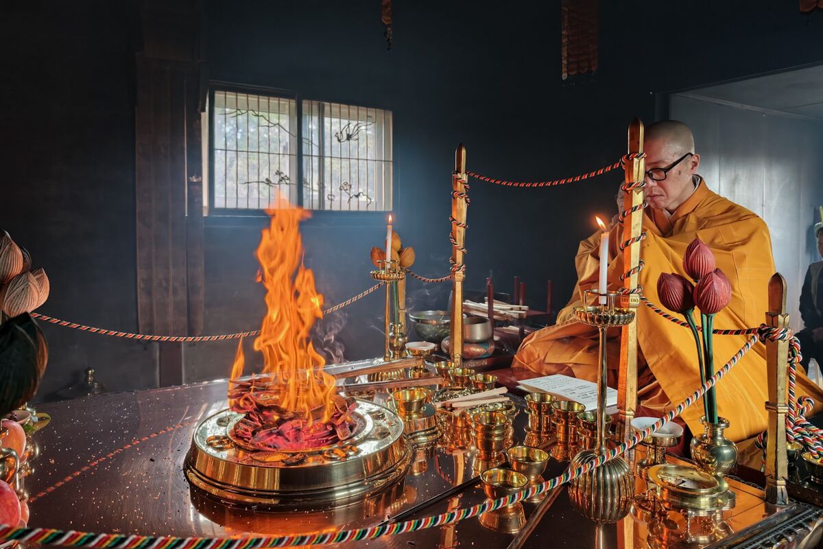 Japan's Cash-Strapped Monks Pushed to Invest as Inflation Worsens