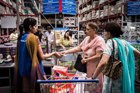 Indian Lawmakers to Vote on Retail Opening as Singh Seeks Boost