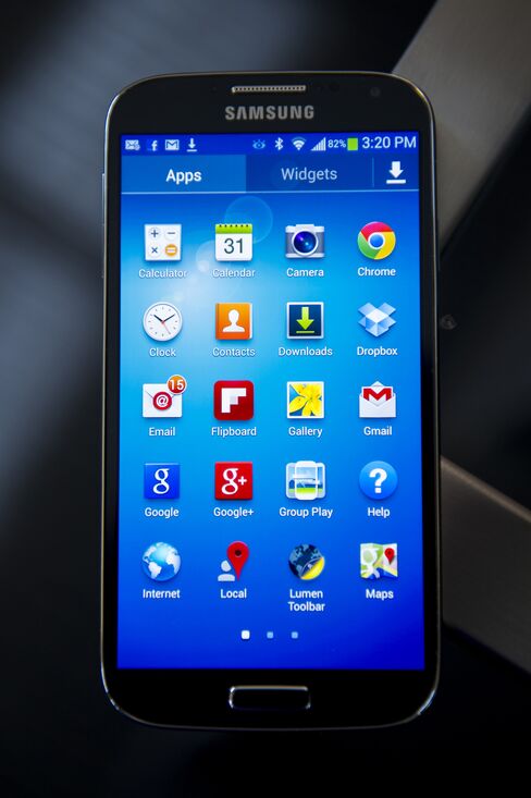 Samsung Stumbles With Soulless Galaxy Phone