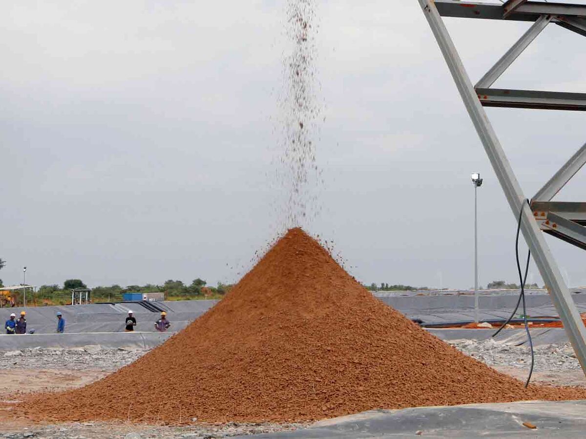 Glencore Seals Zambia Copper Sale But Must Wait for the Cash Bloomberg