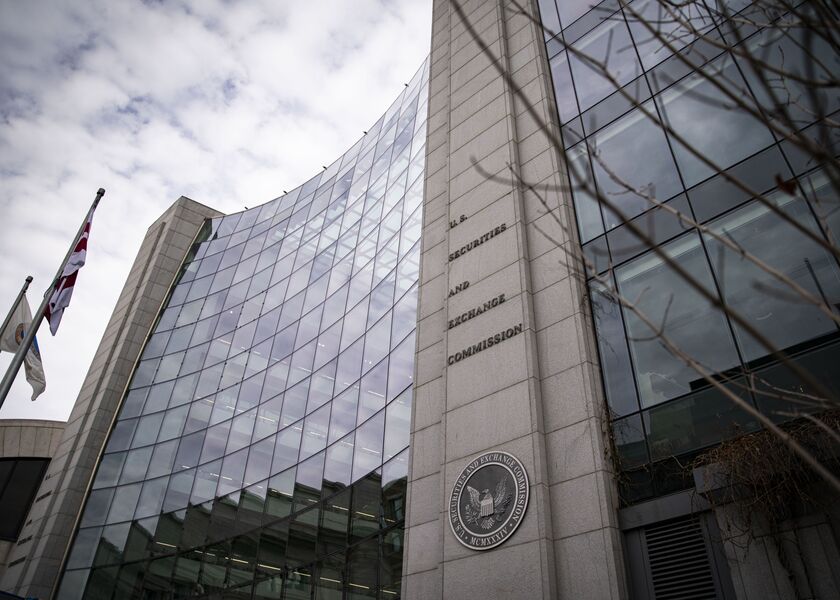 Hedge Funds Face SEC Rule For Faster Disclosure Of 5% Stakes