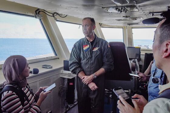 U.S. Navy Admiral Hails China’s Professionalism in Disputed Seas