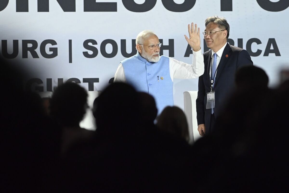 Modi Suggests BRICS Space Group as Chandrayaan-3 Heads to Moon