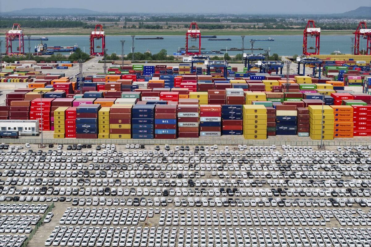 EU Plans Measures to Cut Imports of Chinese Hybrid Cars by Half