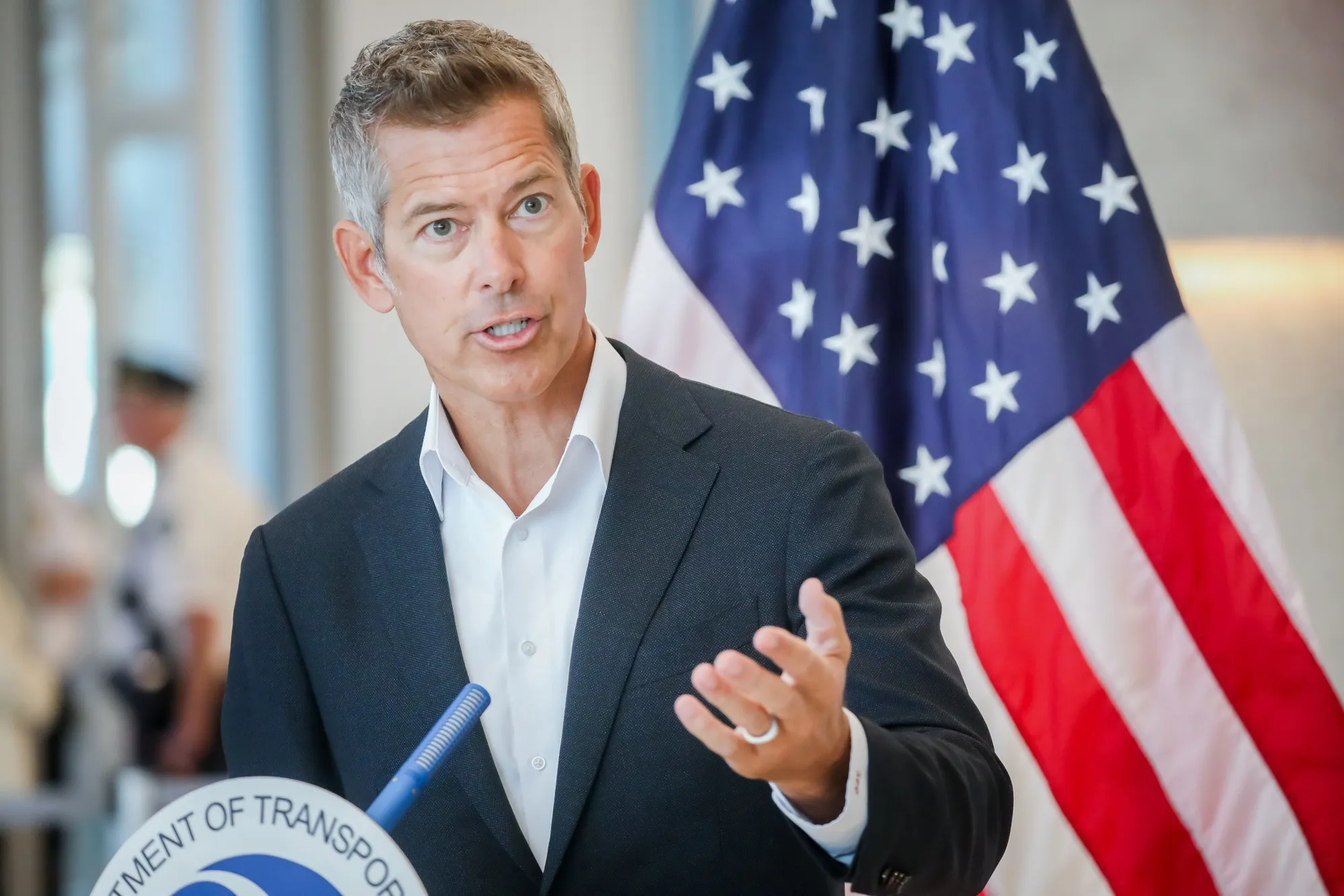 NASA's Sean Duffy Wants Alternatives to Elon Musk's Starship for Artemis Mission - Bloomberg