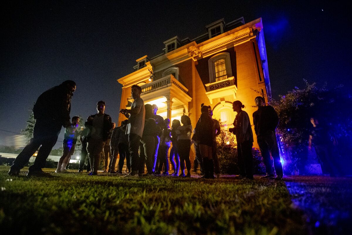 Tapping Popular Ghost Tours for Historic Buildings Preservation - Bloomberg