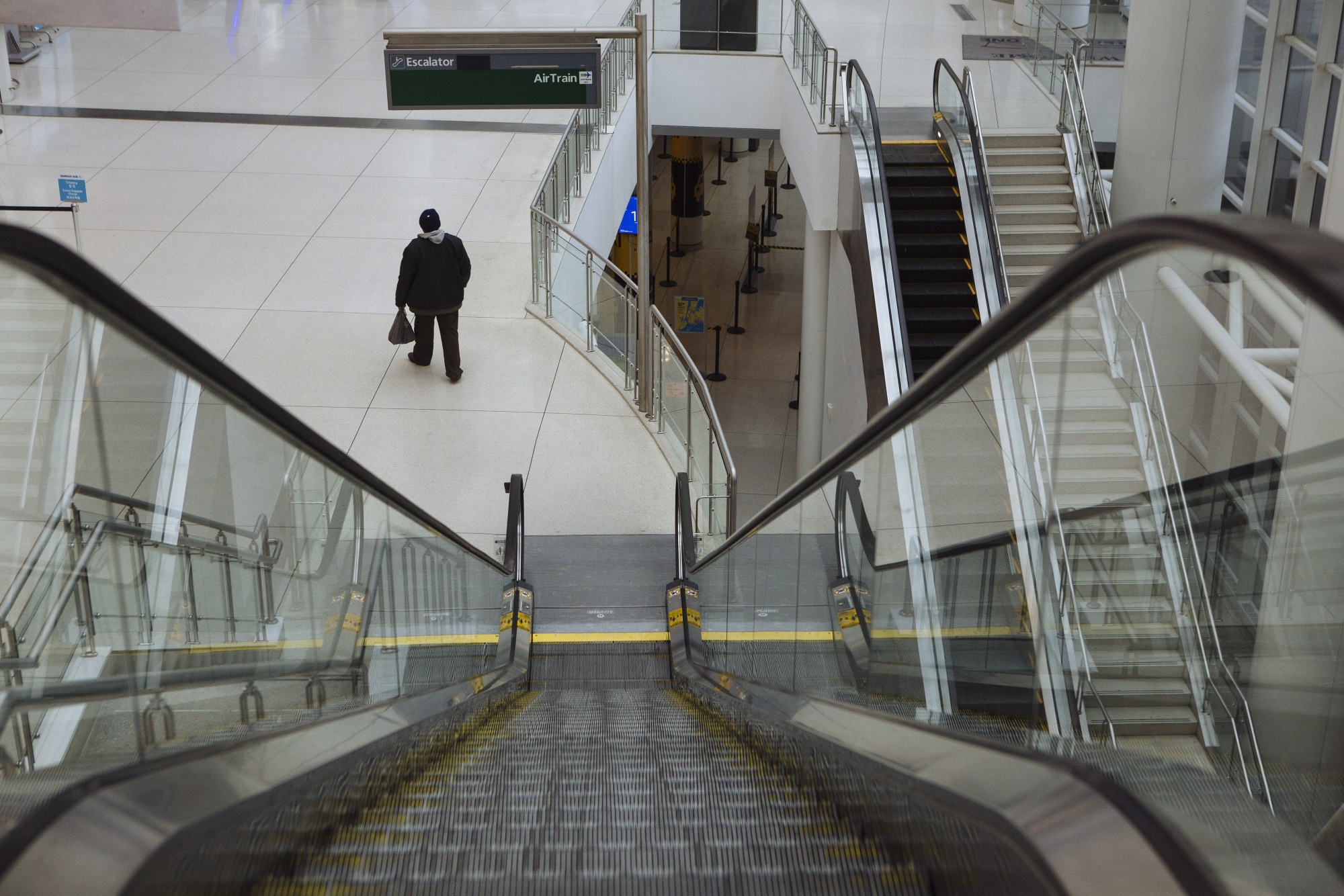 NYC’s JFK Terminal 1 Resumes Limited Flights After Outage Bloomberg