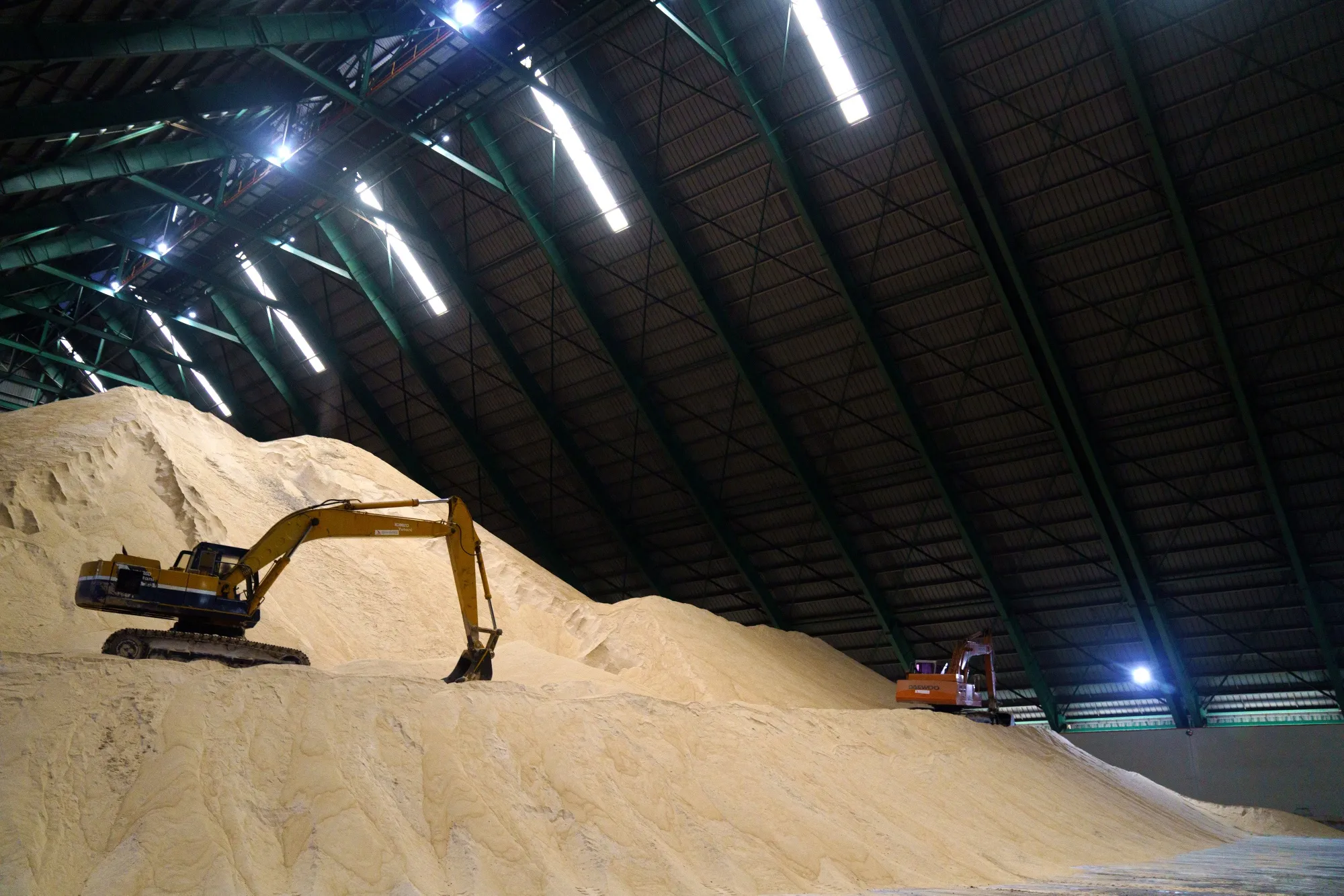 Sugar futures have moved above the 200-day moving average, a key technical bullish sign.&nbsp;