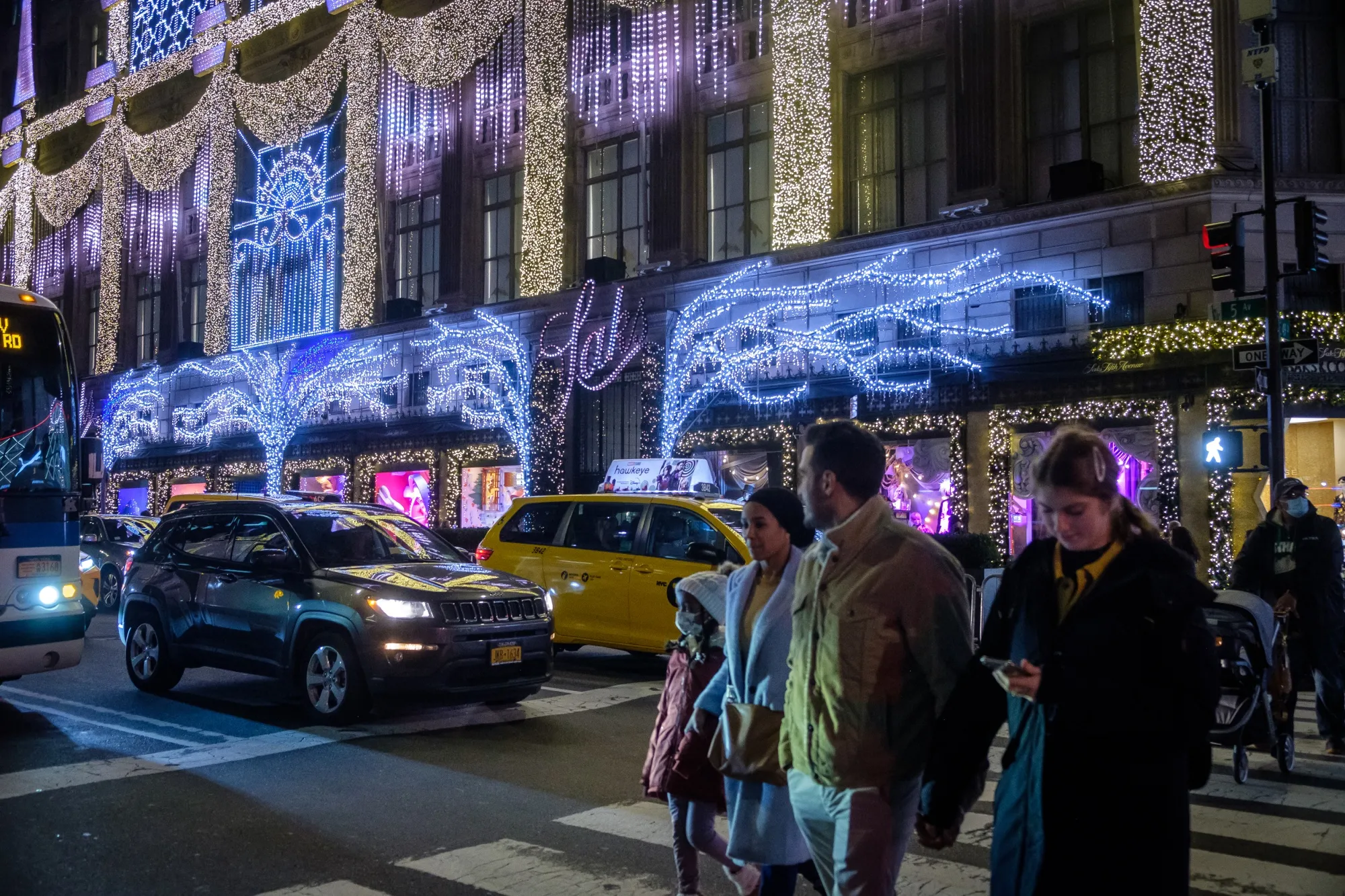 Holiday Shoppers Start Early Amid Concerns Over Possible Shortages