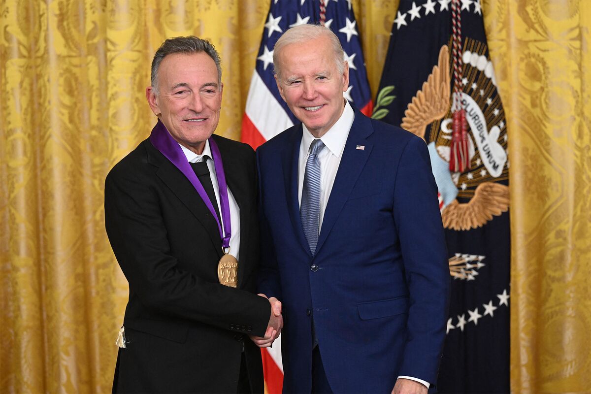 Biden Teases 2024 Presidential Campaign At Awards Ceremony For Artists ...