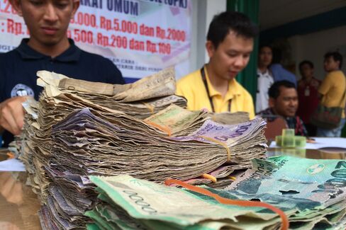 Rupiah bills