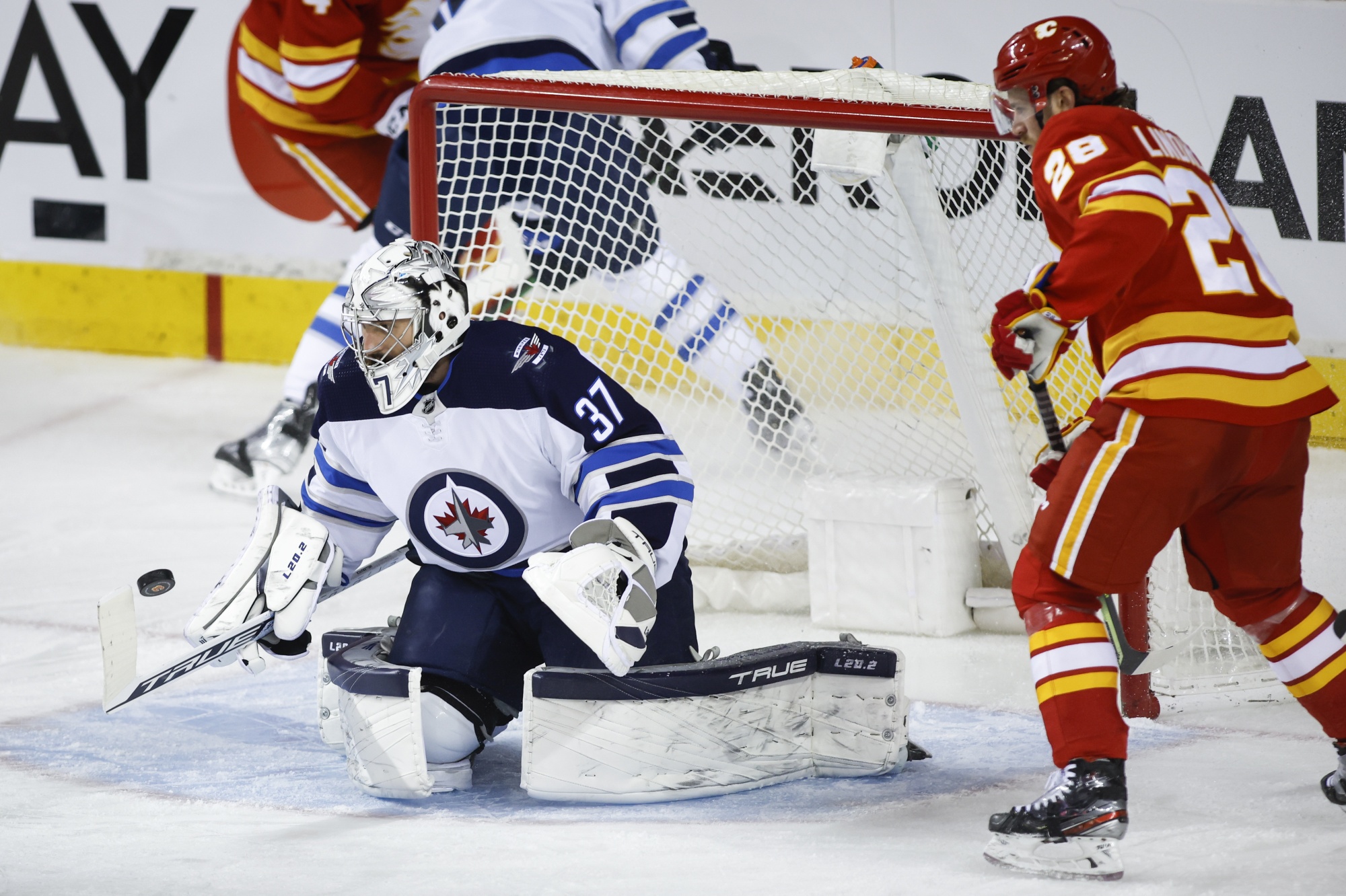 Connor Hellebuyck emerging as elite goalie at right time for Winnipeg Jets