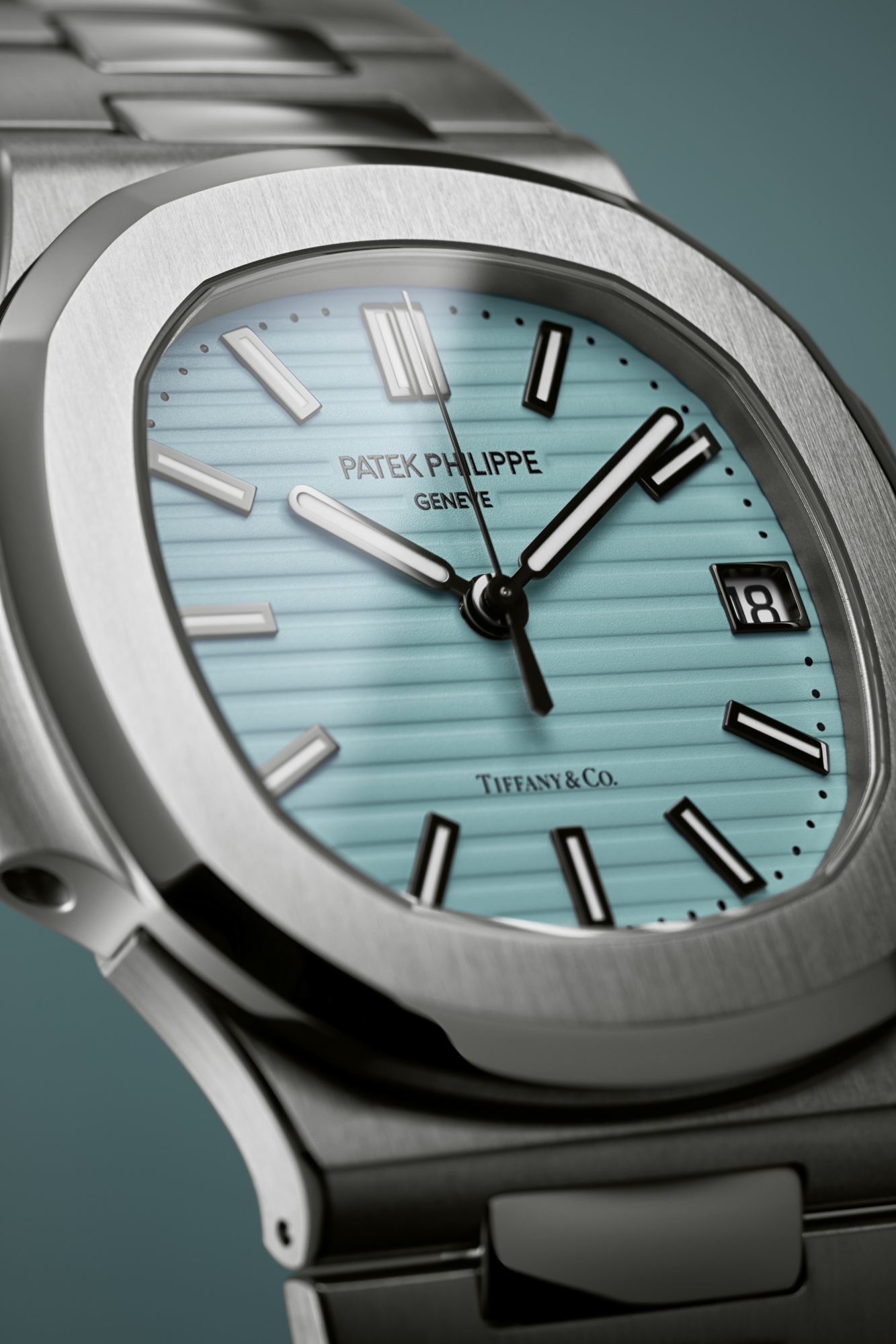 Patek Philippe's Nautilus Watch Returns in Tiffany Blue - The New York Times