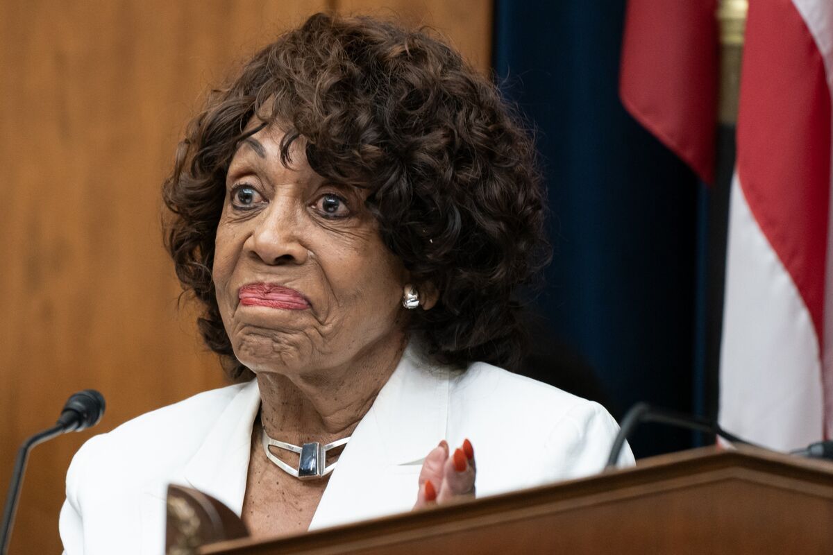 PayPal’s New Stablecoin Draws Harsh Rebuke From Maxine Waters