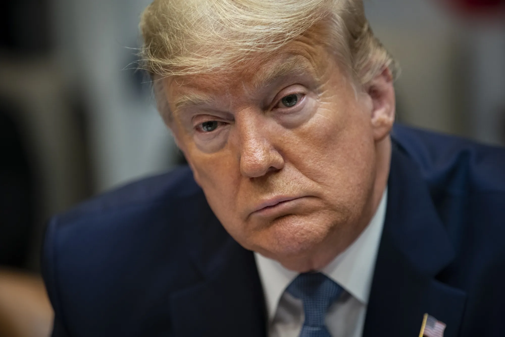 トランプ氏、記者会見に姿見せず－景気刺激策発表と前日に明言 - Bloomberg