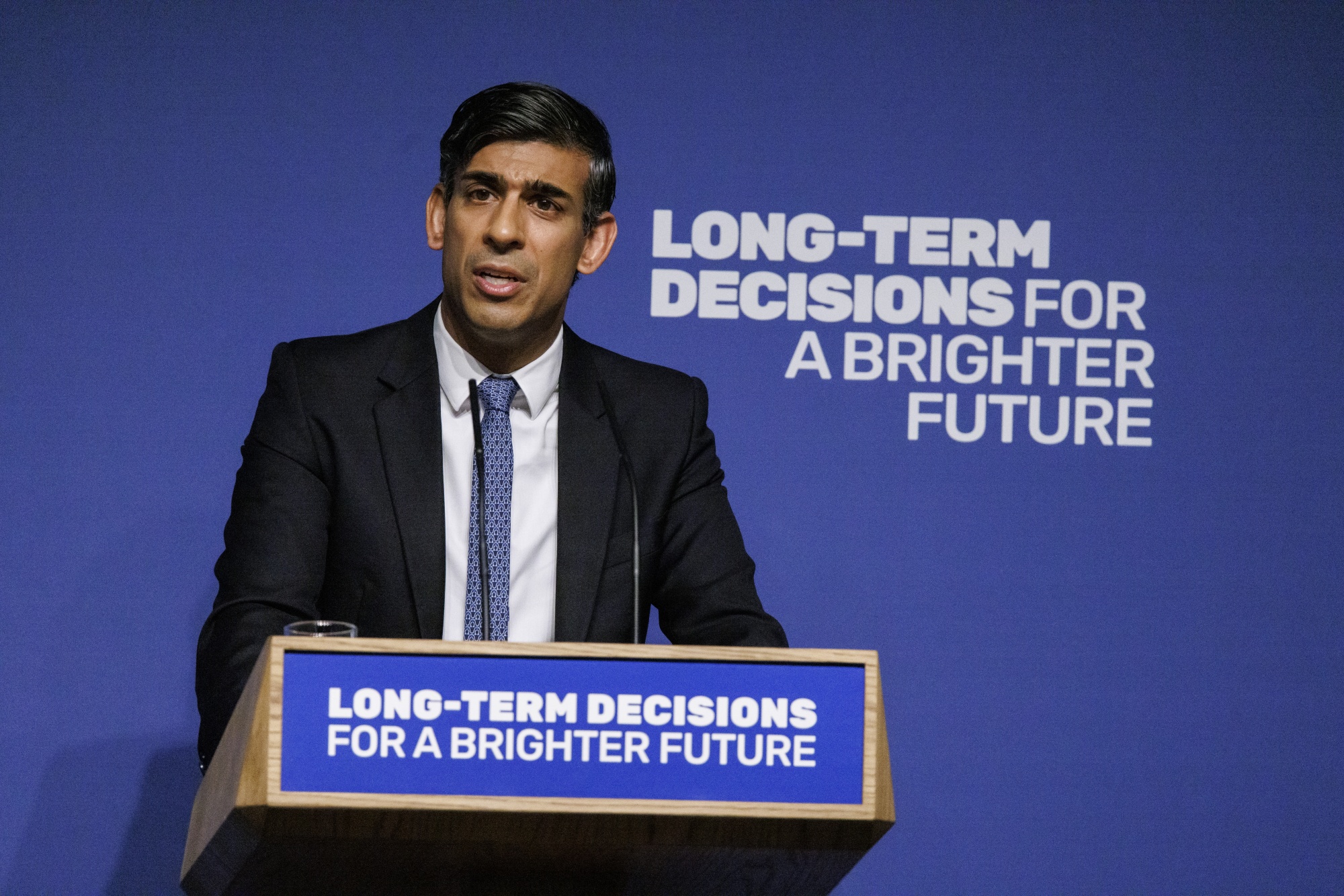 AI Job Openings Dry Up in UK Despite Sunak’s Push on Technology