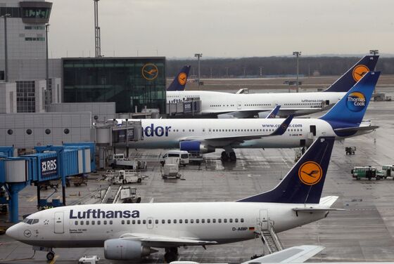 Lufthansa’s Tourism Push Puts Government on Spot After Bailout