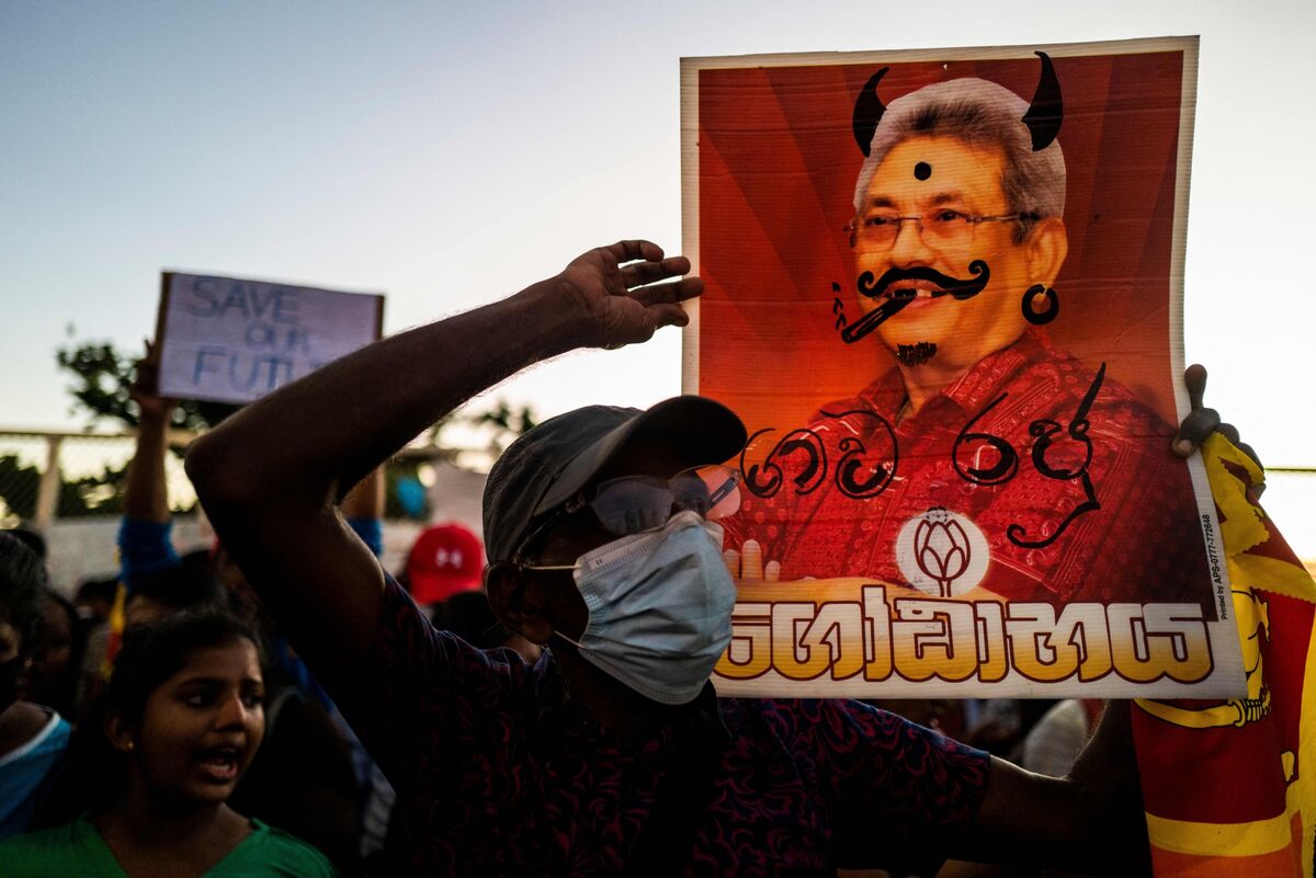 Sri Lanka President Rajapaksa Flees to Maldives, BBC Reports