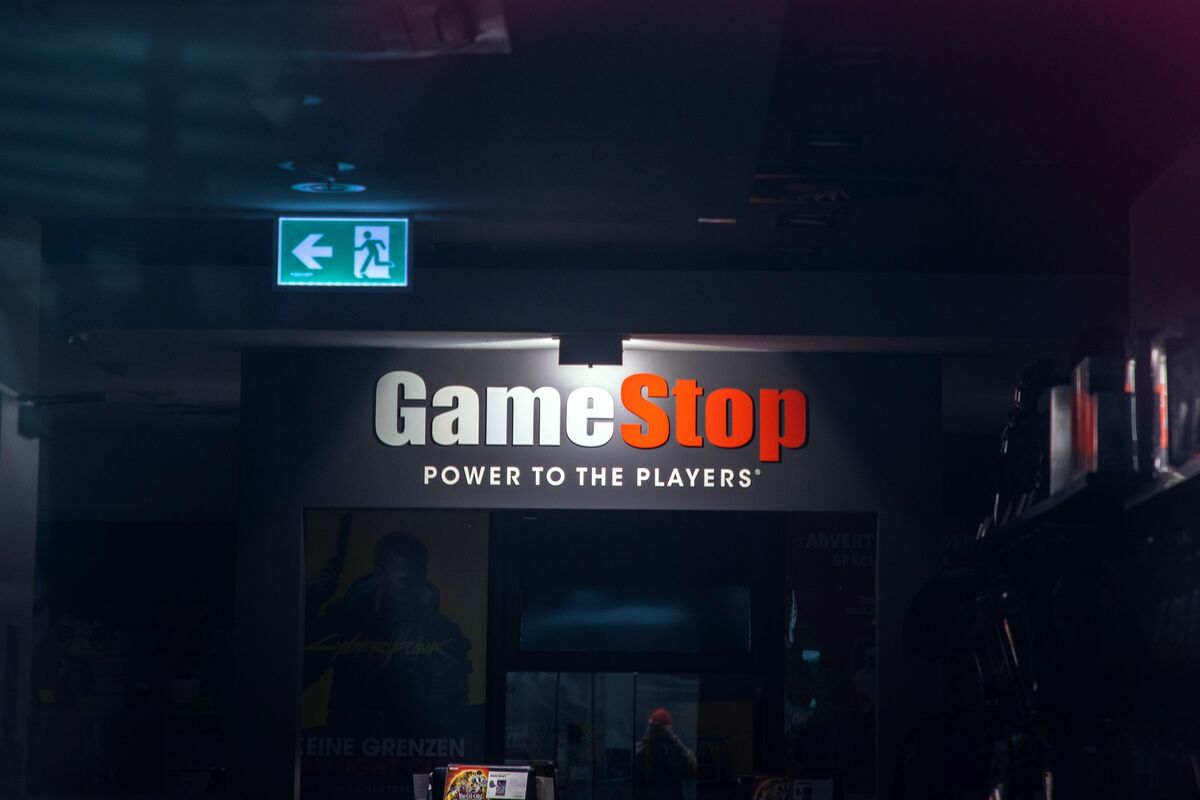 How a Side Call Pauses GameStop Mania: QuickTake