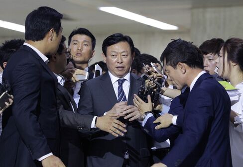 Lotte's Second Son Returns To South Korea Amid Family Feud