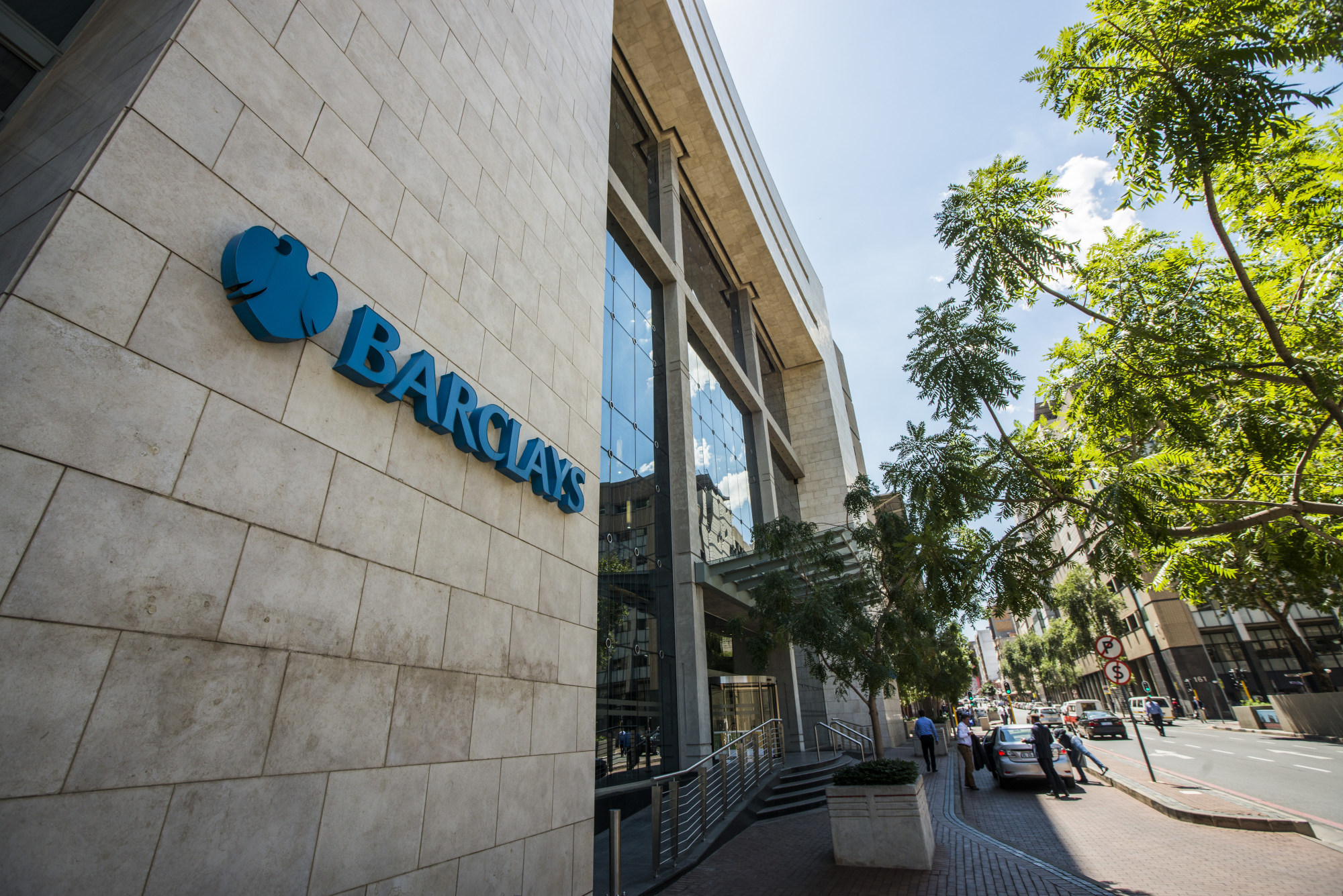 Barclays Africa Said to Halve Top Retail-Banking Executives - Bloomberg