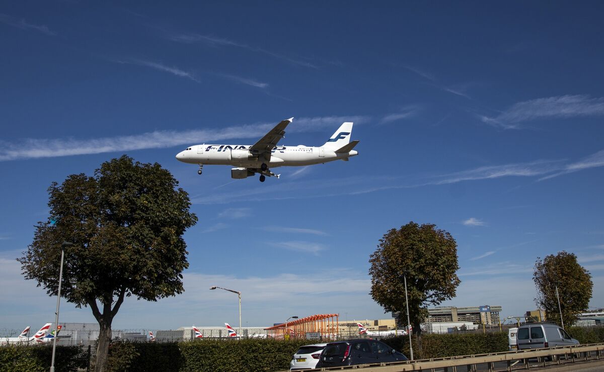 Finnair Plans Layoffs for Up to 90 Pilots Amid Industrial Action