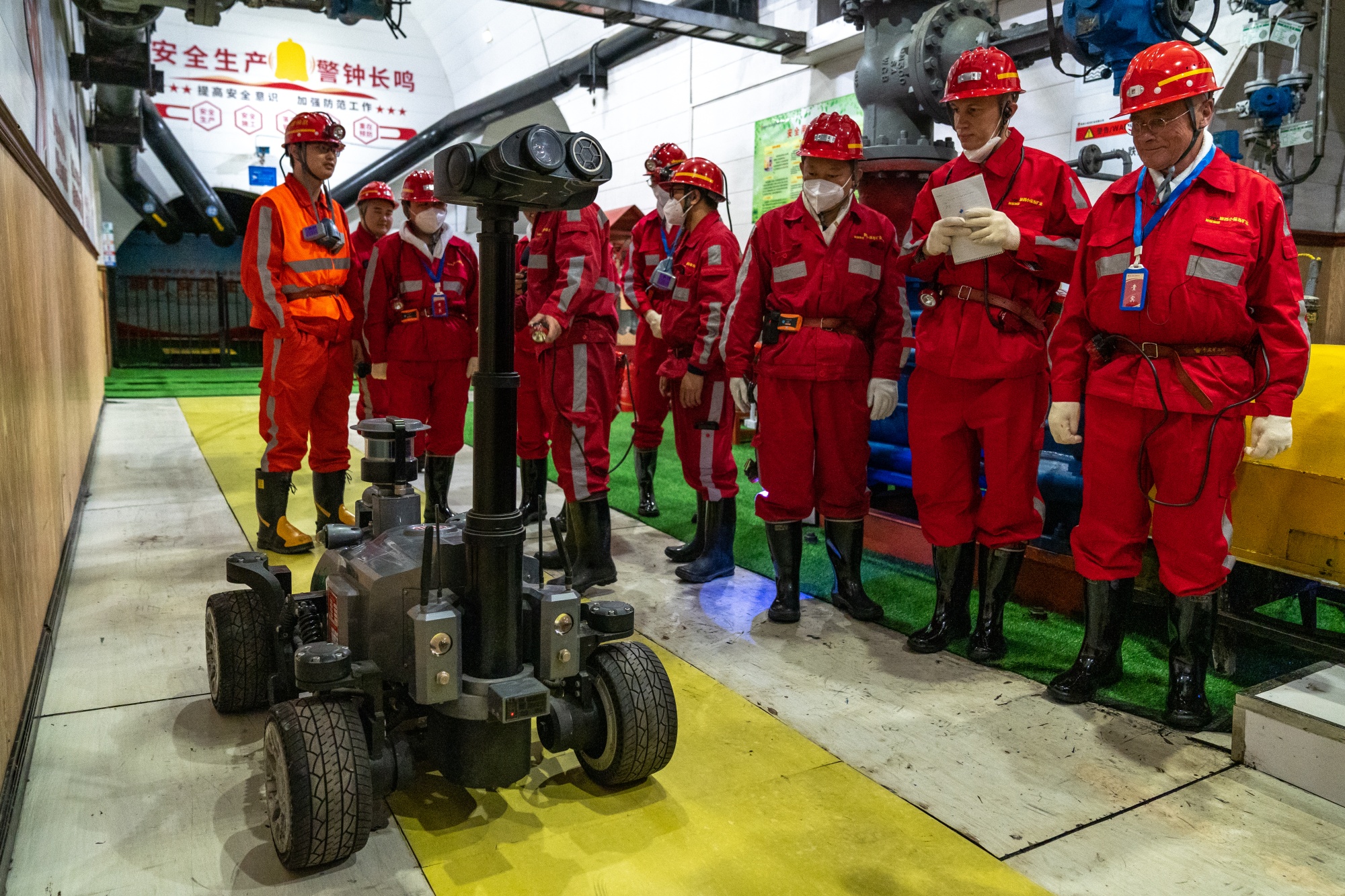 China Invests in Robots, Tech in Coal Mining Despite Renewables Green Shift  - Bloomberg