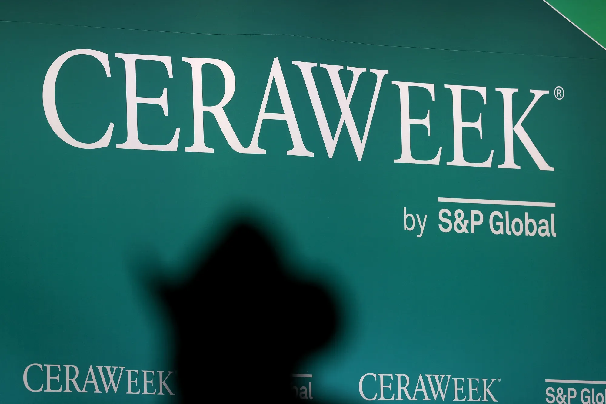 Big Oil Sets the Agenda on CERAWeek’s Opening Day - Bloomberg