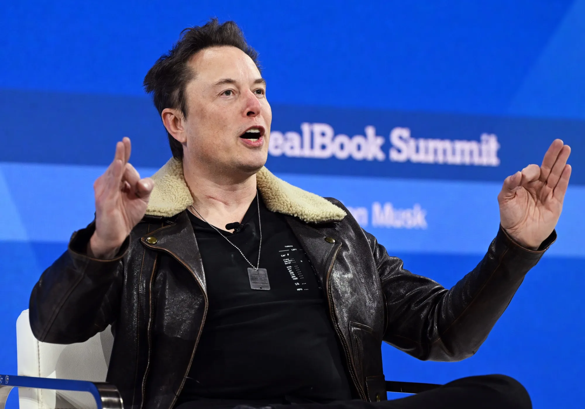 Modi Shouldn't Chase Tesla's Musk to Make EVs in India - Bloomberg