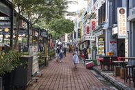 Singapore Population Drops for First Time Since 2003 on Economy