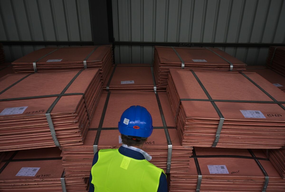 Thị trường đồng biến động lớn do sự mất cân bằng cung-cầu