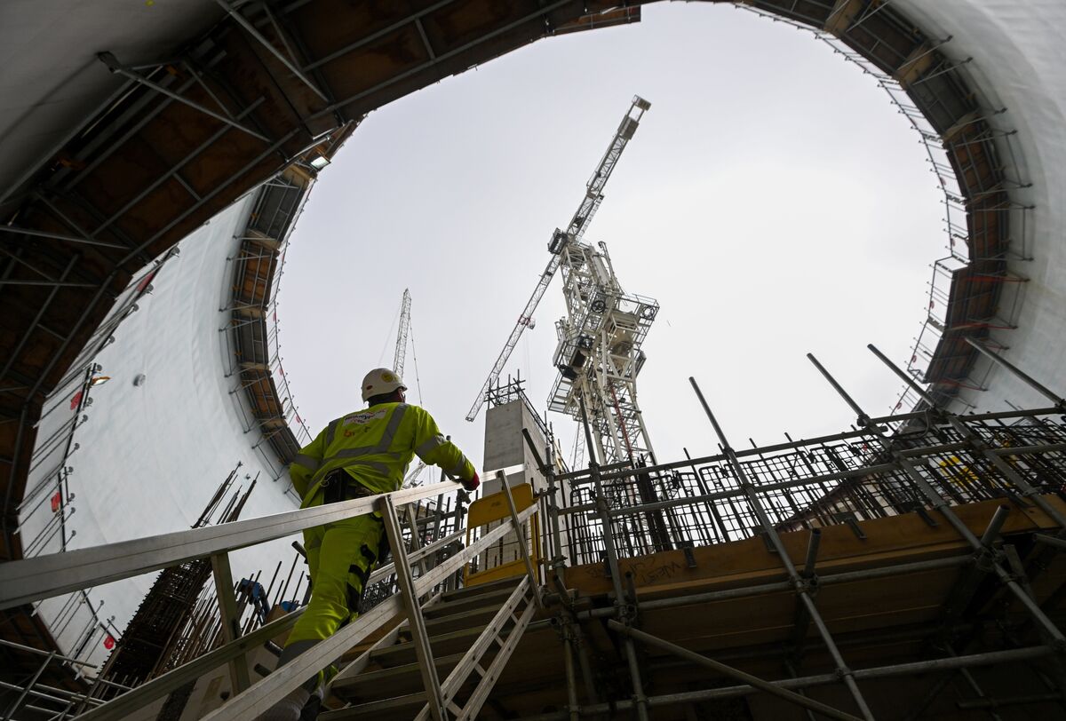 🟪"Apollo Global Management supporta EDF nella raccolta di 4,5 miliardi di sterline per Hinkley Point C"