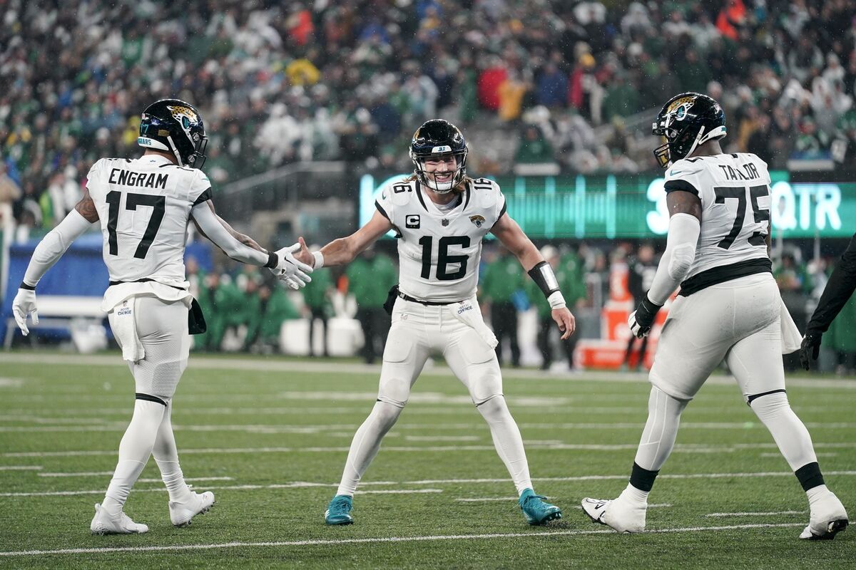 The Jacksonville Jaguars Spent Almost a Quarter-Billion Dollars in 1 Day to  Help Trevor Lawrence