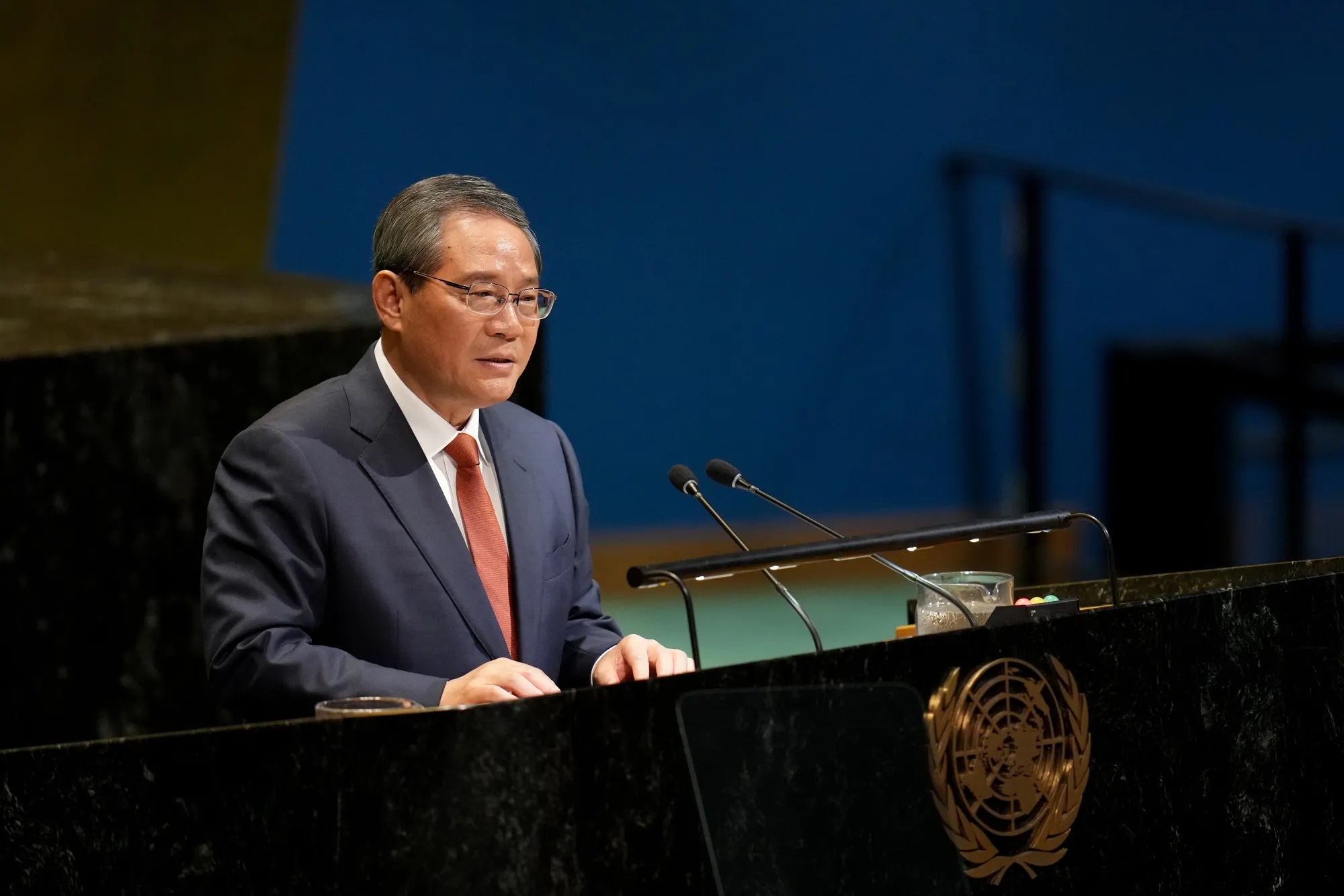 中国首相、消費促進を改めて呼びかけ－過度な輸出依存を懸念 - Bloomberg