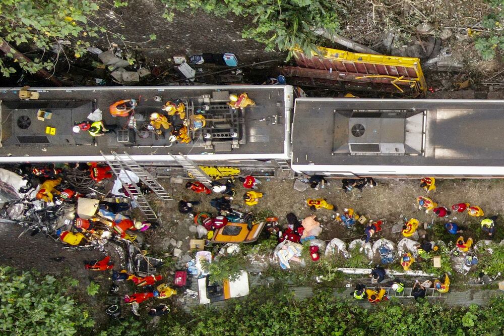 Tsai Vows To Overhaul Taiwan Railways After Fatal Hualien Crash Bloomberg