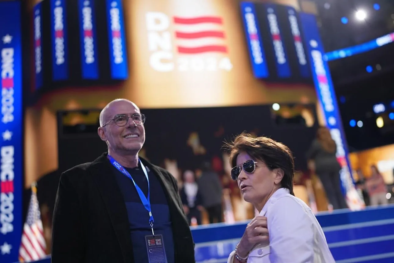 Scott Galloway and Kara Swisher, hosts of Pivot, are shopping around for a new podcast deal