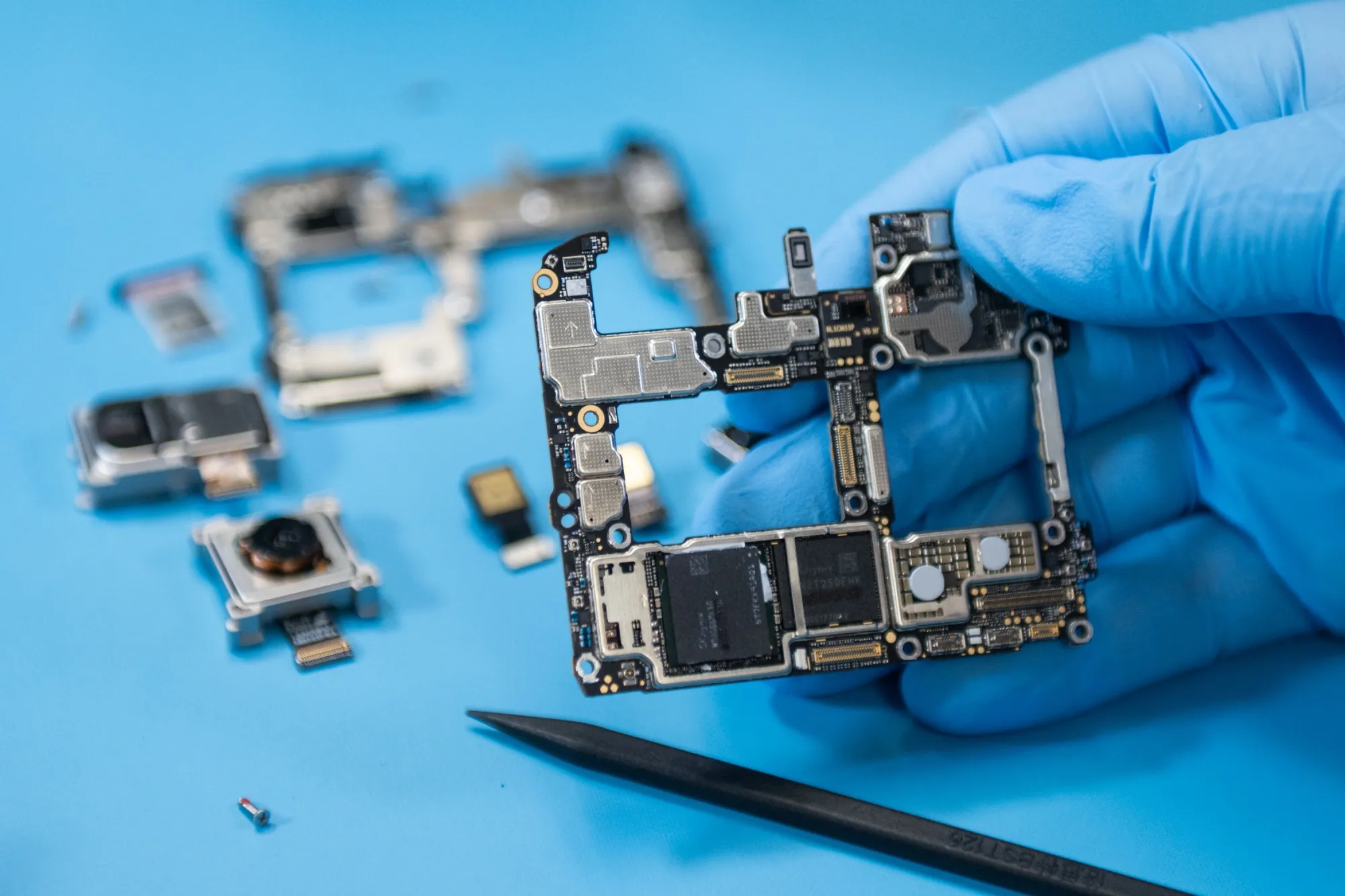 Components of a Huawei Technologies Co. smartphone.