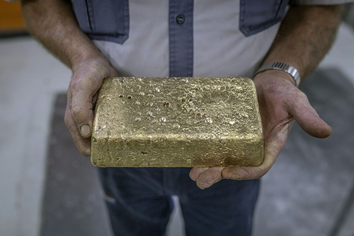 Miners Turn South African Stocks From World-Beaters to Laggards