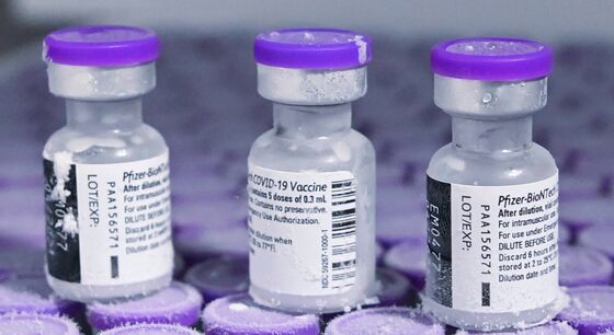 There’s No Hidden U.S. Vaccine Stockpile Ready to Send Abroad 