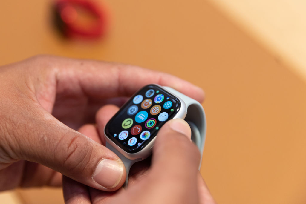 How Smart Band Adds Capabilities for the Apple Watch, by Shmuel Barel, The Startup
