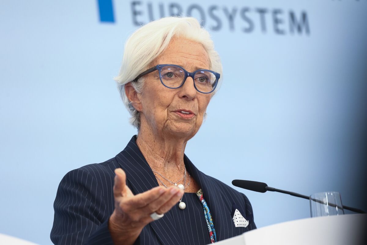 Lagarde Rebuffs Queries on Future at ECB While Plugging Her Book