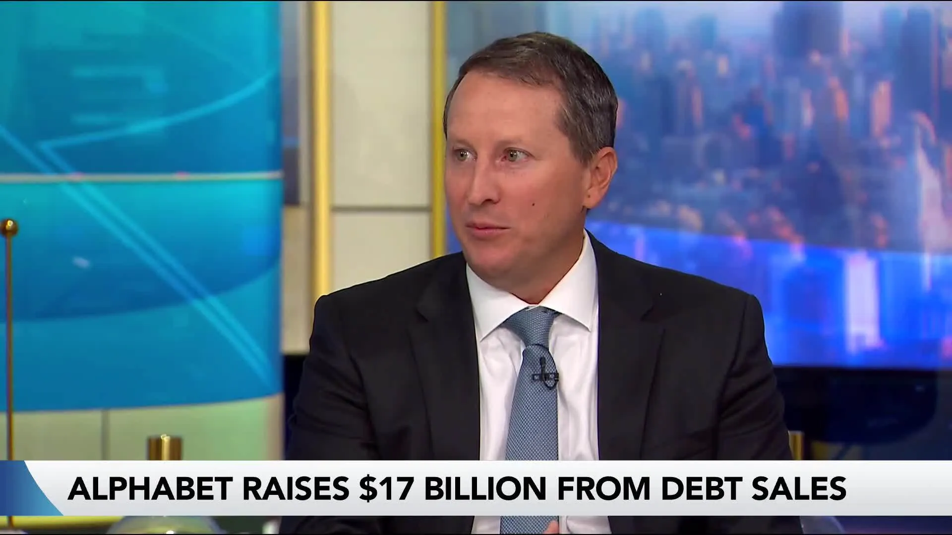 Big Tech Bonds Fuel AI Spending Frenzy